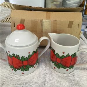 Fitz & Floyd Holly Wreath Sugar & Creamer